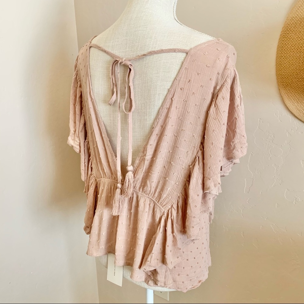 In Loom Textured V-neck & Back Ruffle Sleeved Top - Picture 4 of 12